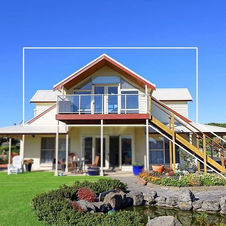 Logans Beach Apartments - The Loft Уорнъмбул Екстериор снимка