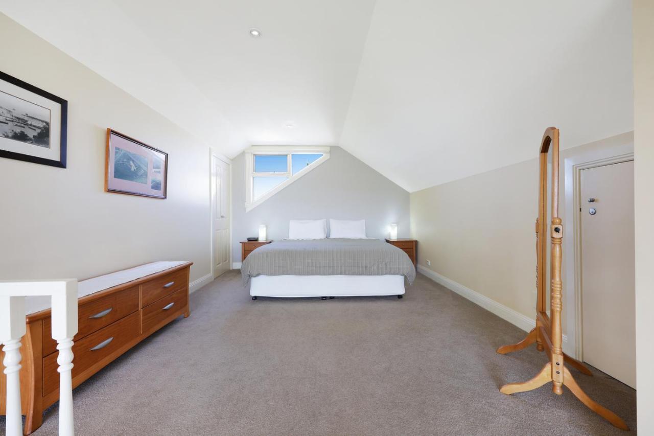 Logans Beach Apartments - The Loft Уорнъмбул Екстериор снимка
